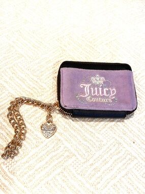 Juicy Couture Zip Up Wallet with Gold Chain and Heart Charm. Purple. Bling. Y2K